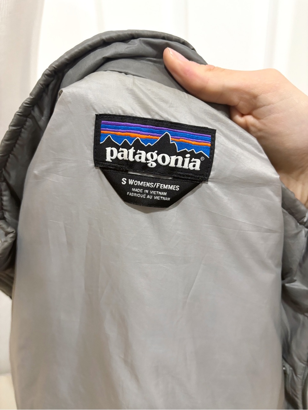 Patagonia Women's Nano Quilted Puff Jacket - Shiney Silver Small - Picture 8 of 8
